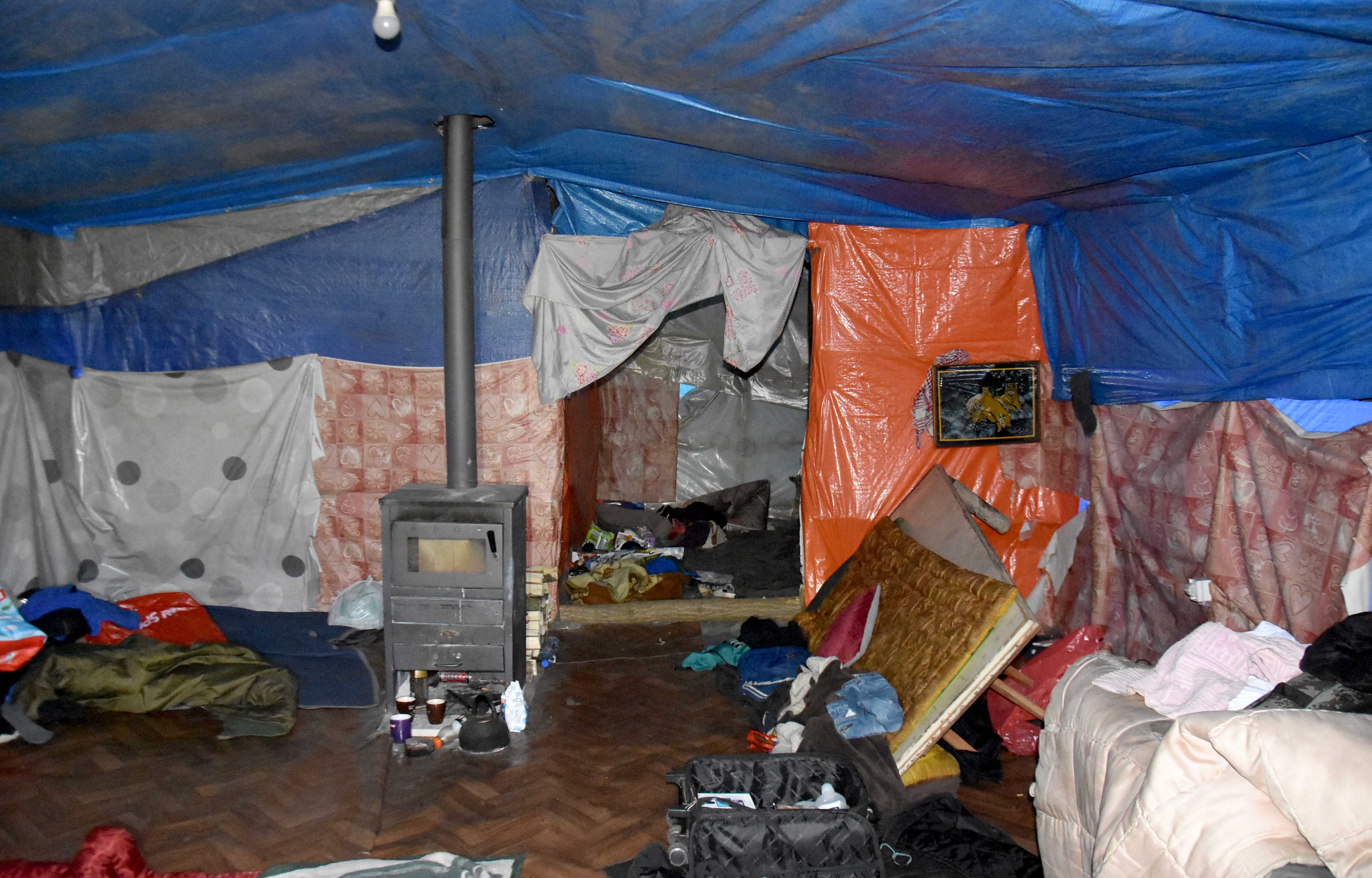U improvizovanim kampovima pronađeno 180 migranata