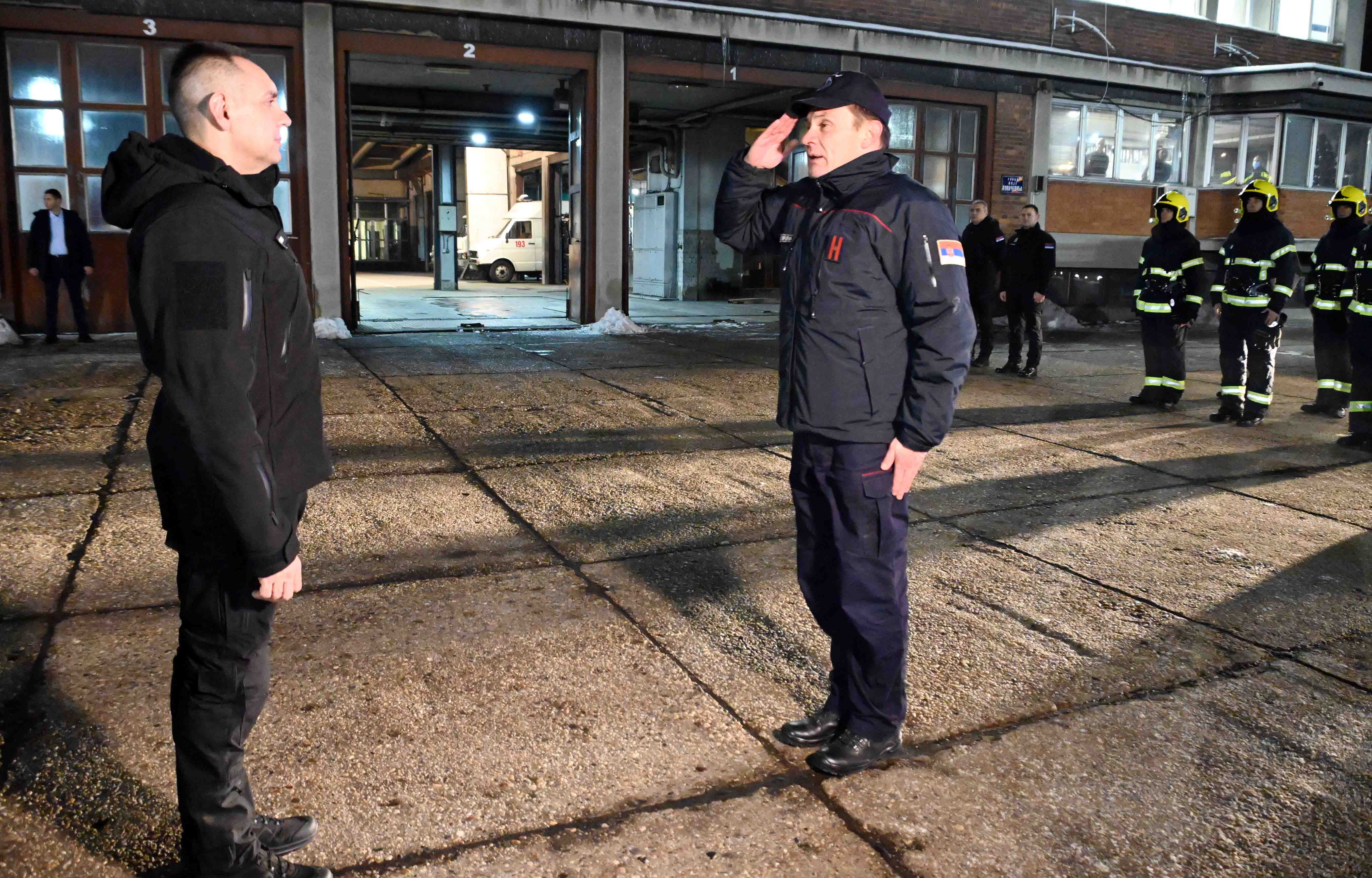 Министар Вулин српску Нову годину провео са припадницима Сектора за ванредне ситуације
