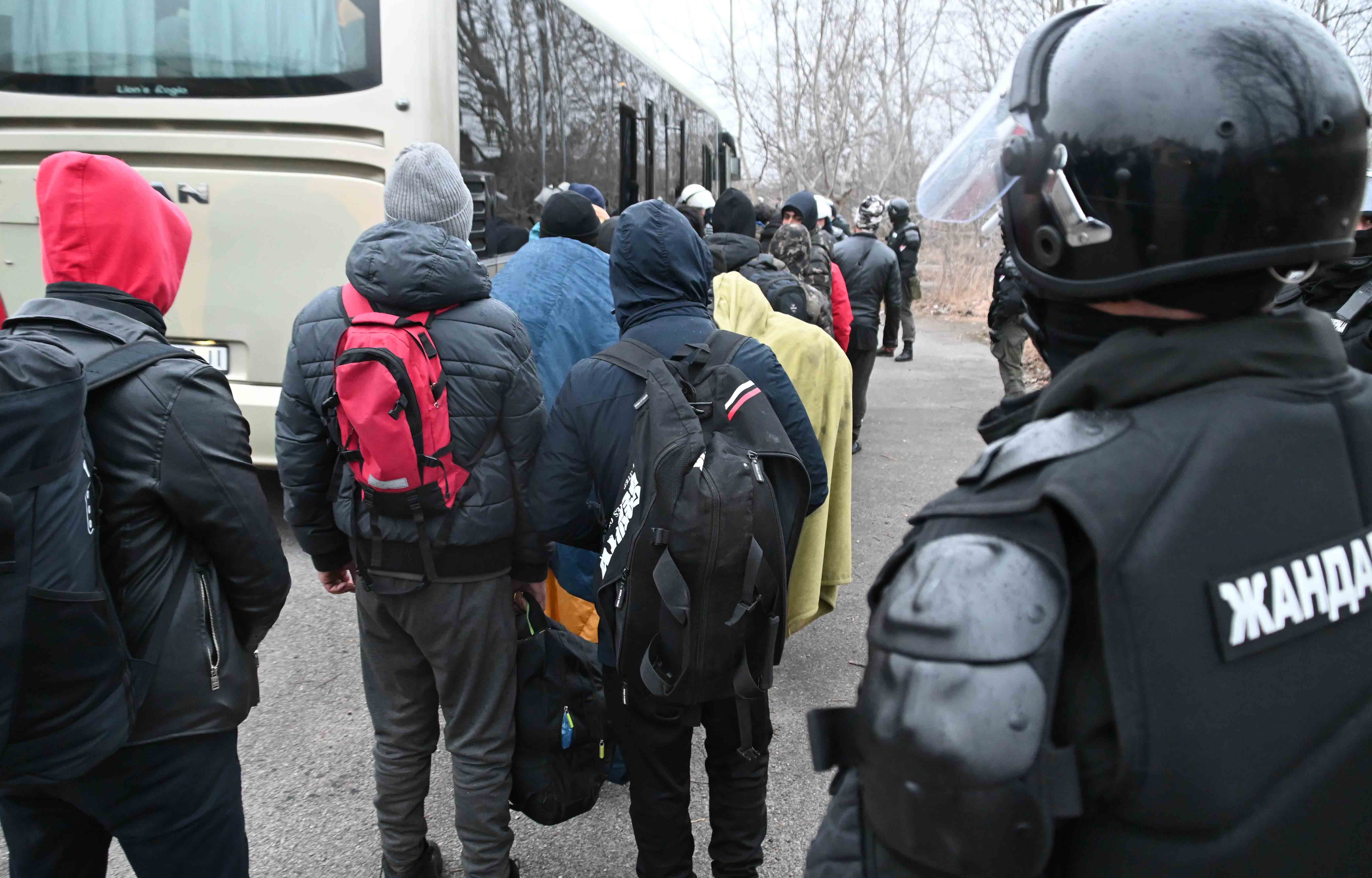 Пронађени ирегуларни мигранти превезени у прихватни центар